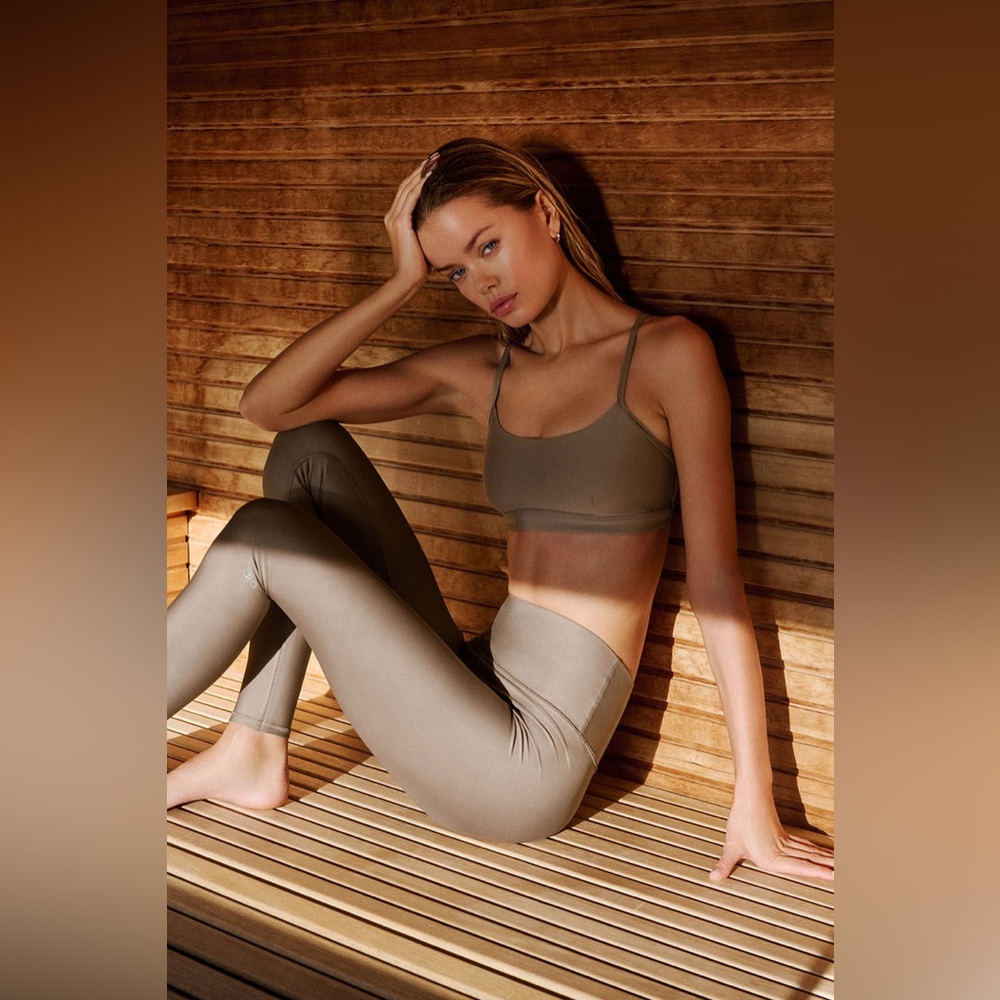 NWT ALO Yoga 7/8 High-Waist Airlift Legging in Gravel